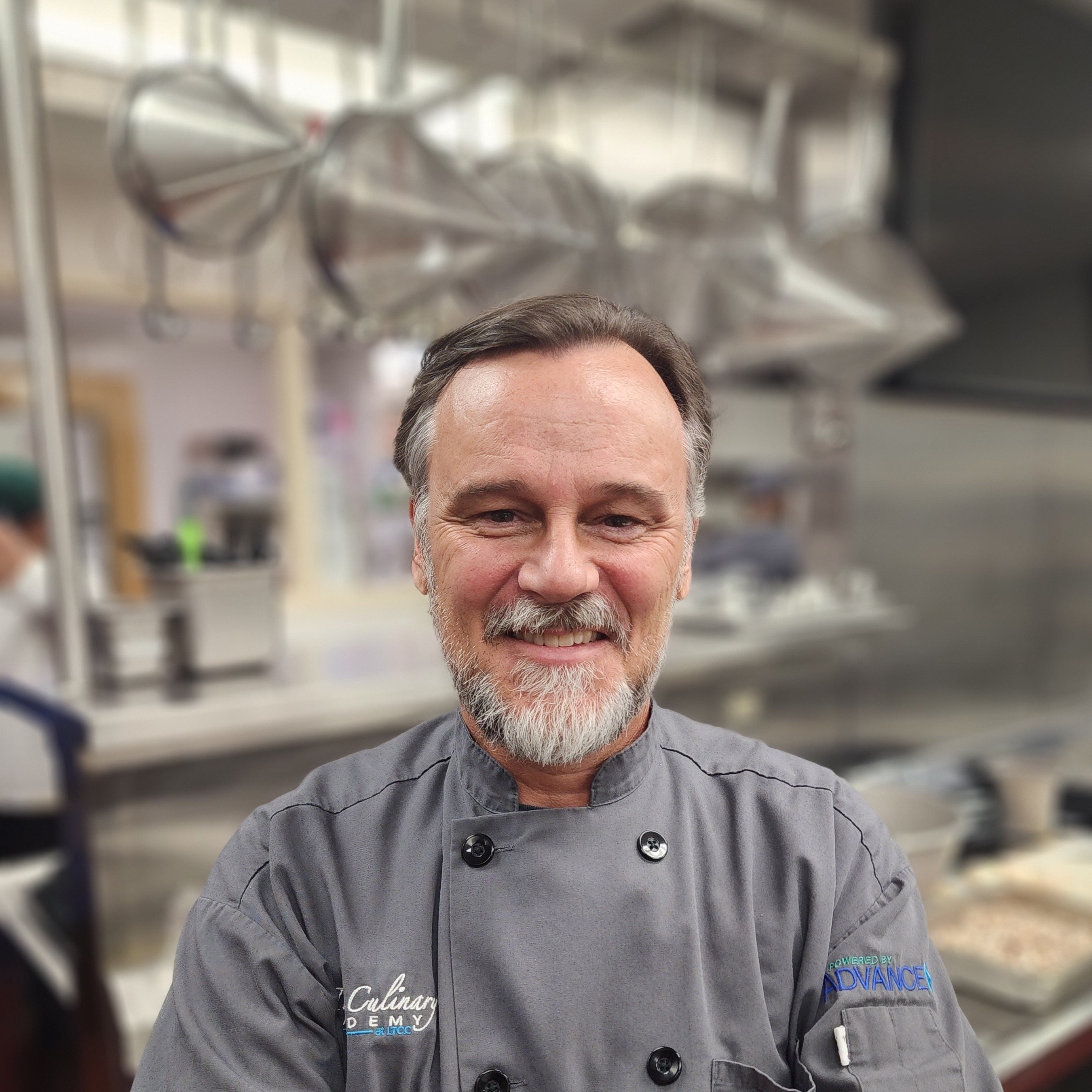 photo of Glenn Simpson in LTCC's commercial kitchen