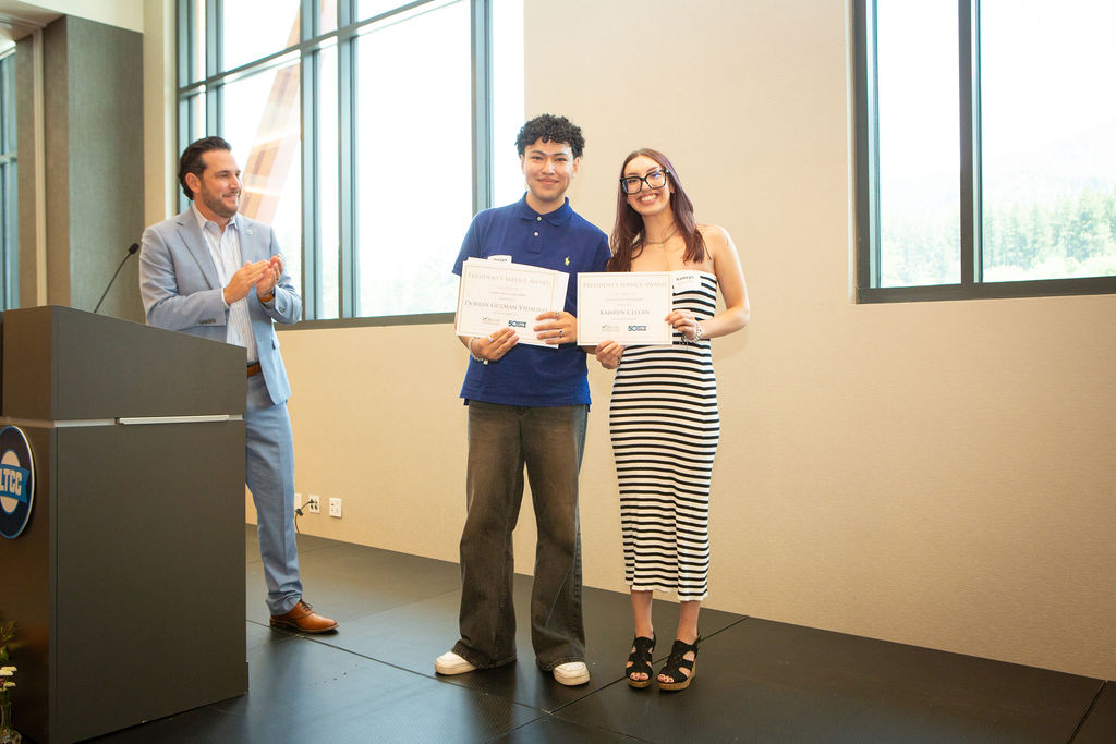 Scholarship Lunch Honors 128 Students for Achievements